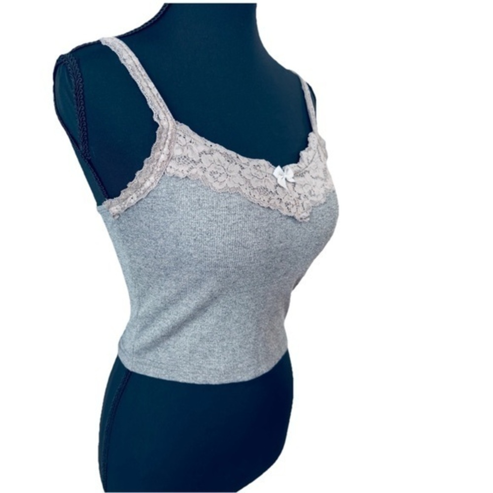 ROMWE Ribbed Tank Crop Top Cami Lace Accent Length 14.5” Bust 26.5” - 37” Small